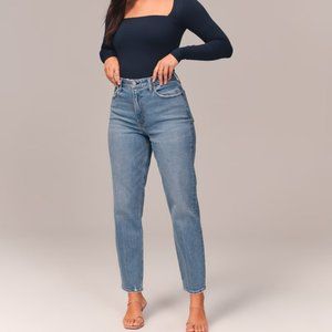 Abercrombie Curve Love High Rise Mom Jeans Medium Wash